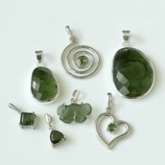 Genuine Moldavite pendants | Pendant-World.com